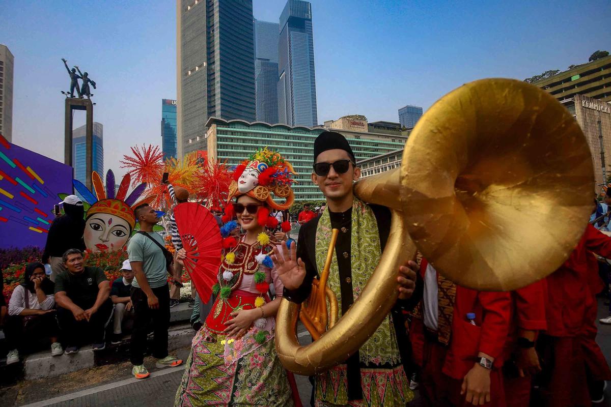FOTO: Pawai Budaya Betawi Semarakkan HUT ke 499 Jakarta di Bundaran HI