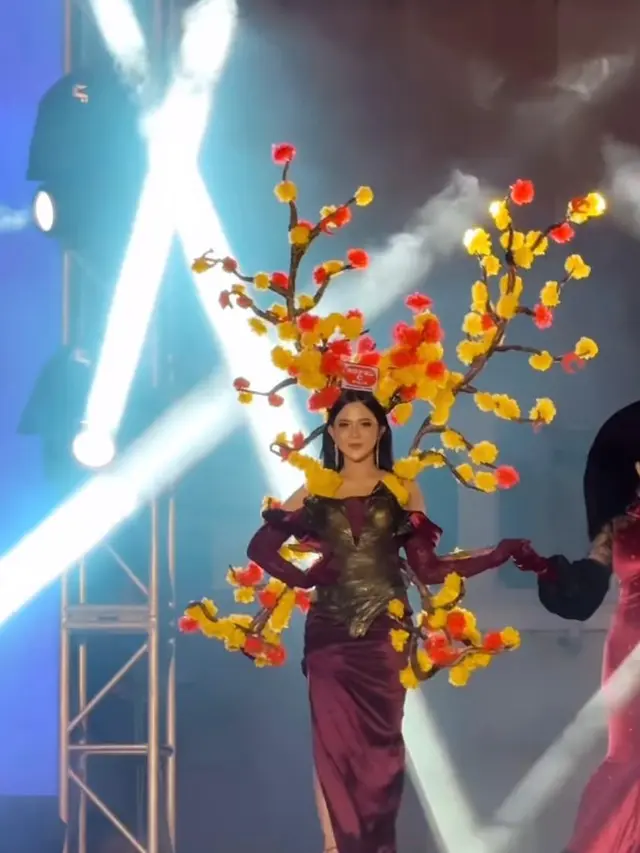 6 Adu Gaya Selebriti Tampil di Jember Fashion Carnaval 2024, dari Raisa Andriana, Tiara Andini, hingga Aurel Hermansyah