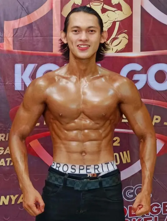 <p>Irfan Sebaztian sering unggah potret yang memamerkan tubuh atletis miliknya. (FOTO: instagram.com/@irfansebaztian15)</p>