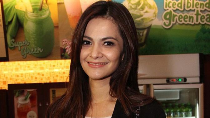 Pria Pria Ganteng Ini Dikabarkan Dekat Dengan Cut Tary Lifestyle Fimela Com