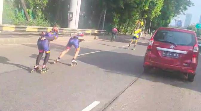 Viral Rombongan Sepatu Roda di Tengah Jalan Gatot Subroto, Ini Kata Polisi  - News Liputan6.com