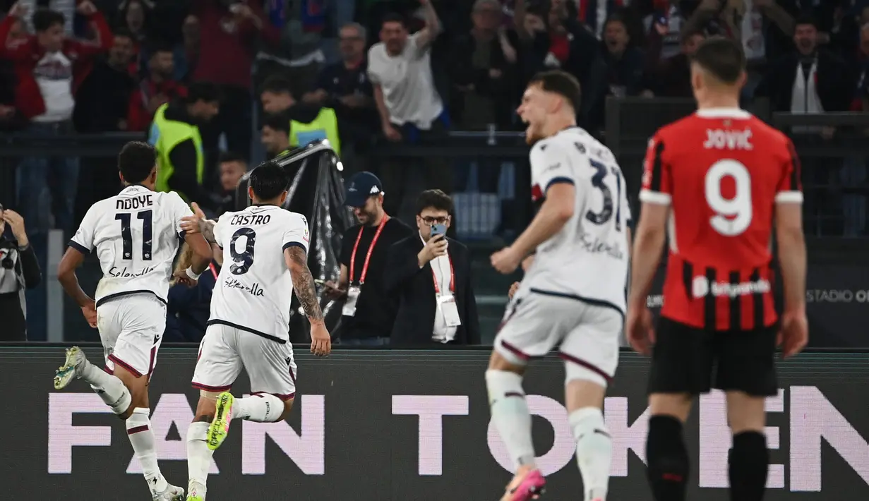 Bologna sukses memecah kebuntuan di menit ke-53. Menerima bola liar di kotak penalti, Dan Ndoye melepas tendangan terukur yang gagal dibendung penjaga gawang AC Milan, Mike Maignan. Bologna unggul 1-0 atas AC Milan. Keunggulan Bologna bertahan hingga akhir pertandingan. (Isabella BONOTTO/AFP)