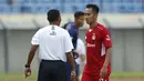 Begitu juga dengan Antoni Putro Nugroho yang menanyakan kejelian dari hakim garis saat Hariyanto S Panto di kotak pinalti Persela Lamongan. (Foto: Bola.com/Ikhwan Yanuar)