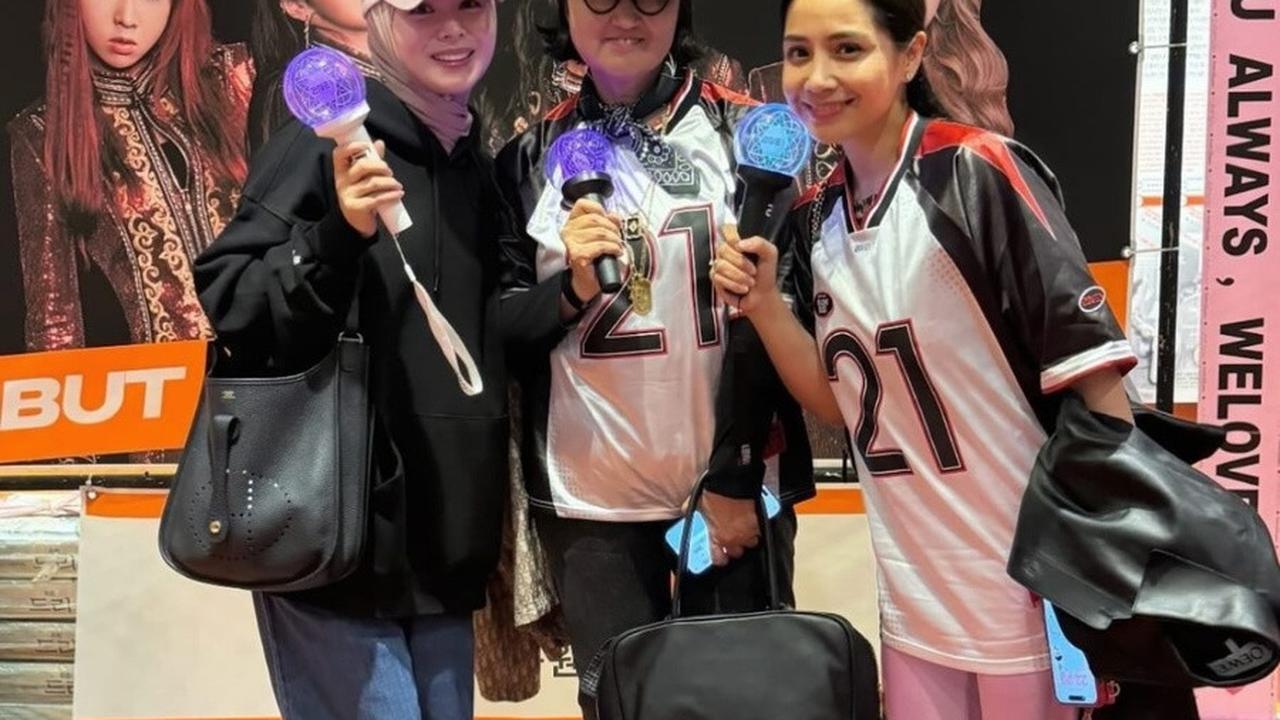 Potret Nagita Slavina dan Ayana Moon Nonton Konser 2NE1, Diundang YG Entertainment - Dapat Akses Backstage