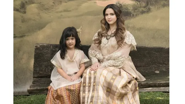 6 Gaya Fashion Mikhayla Zalindra, Anak Sulung Nia Ramadhani yang Modis Banget