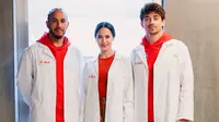 Gaya Pevita Pearce Saat Bertemu Idola F1 di Sirkuit Monza, Elegan Chic di Balik Jas Peneliti Minyak