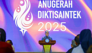Menteri Pendidikan Tinggi, Sains, dan Teknologi, Brian Yuliarto saat menghadiri Anugerah Diktisaintek 2025 kepada ratusan perguruan tinggi, Lembaga Layanan Pendidikan Tinggi (LLDikti), institusi, mitra industri, media, dan para insan pendidikan tinggi di Graha Diktisaintek. (Istimewa)