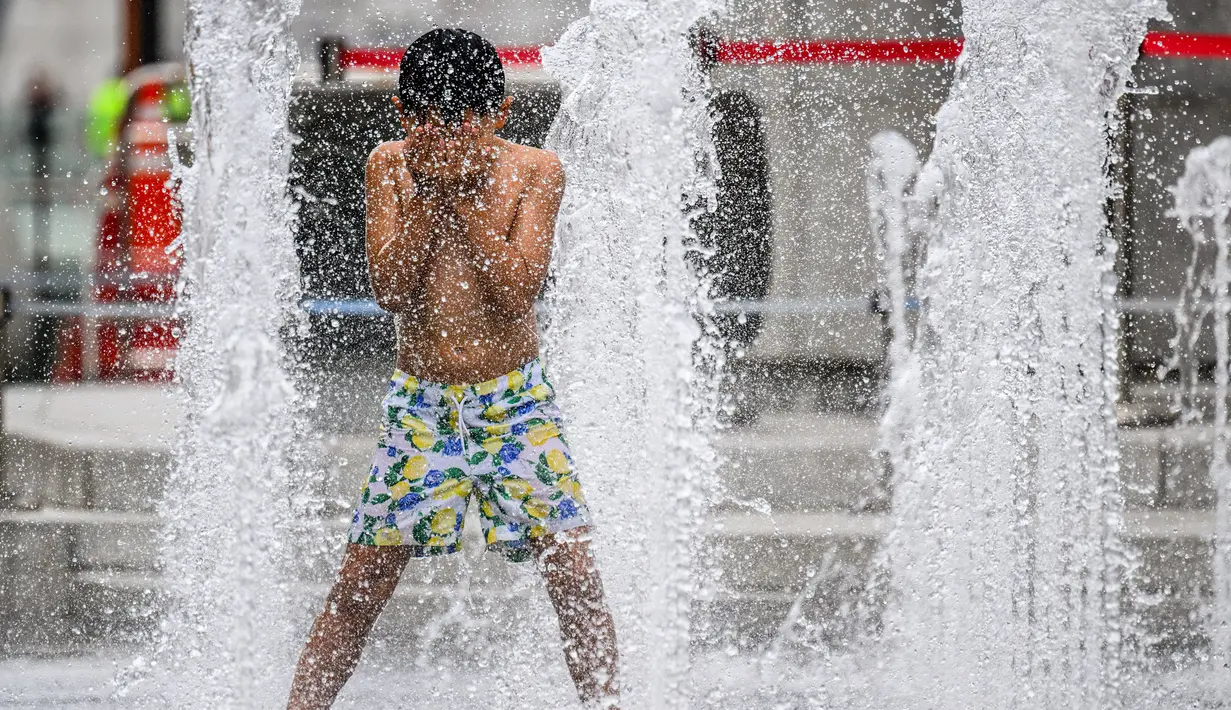 Sejumlah ilmuwan menekankan bahwa gelombang panas yang berulang menjadi ciri khas pemanasan global yang terkait perubahan iklim. (Anthony WALLACE/AFP)