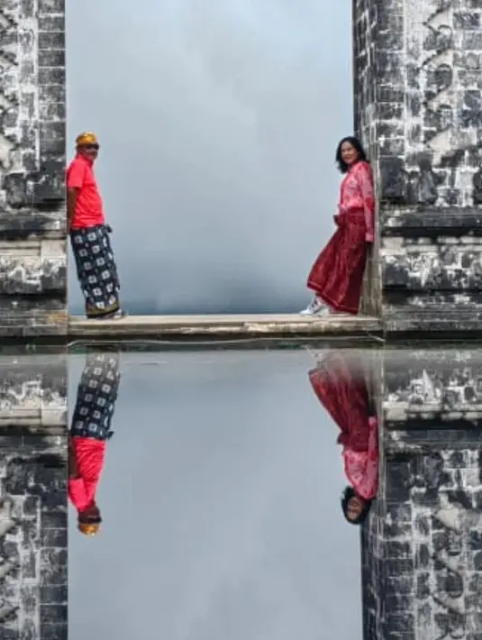 [Instagram/lydiakandou_]