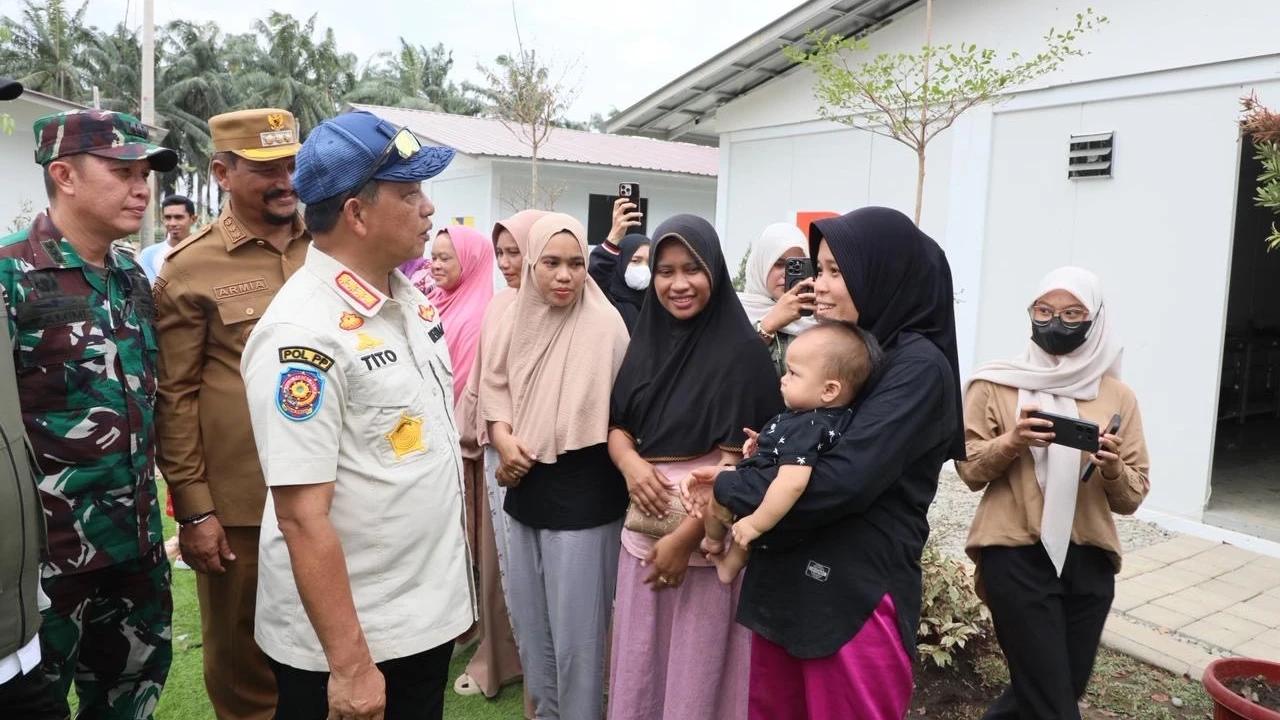 Pastikan Pengungsi Hidup Layak, Kasatgas Tito Tinjau Huntara di Aceh Tamiang
