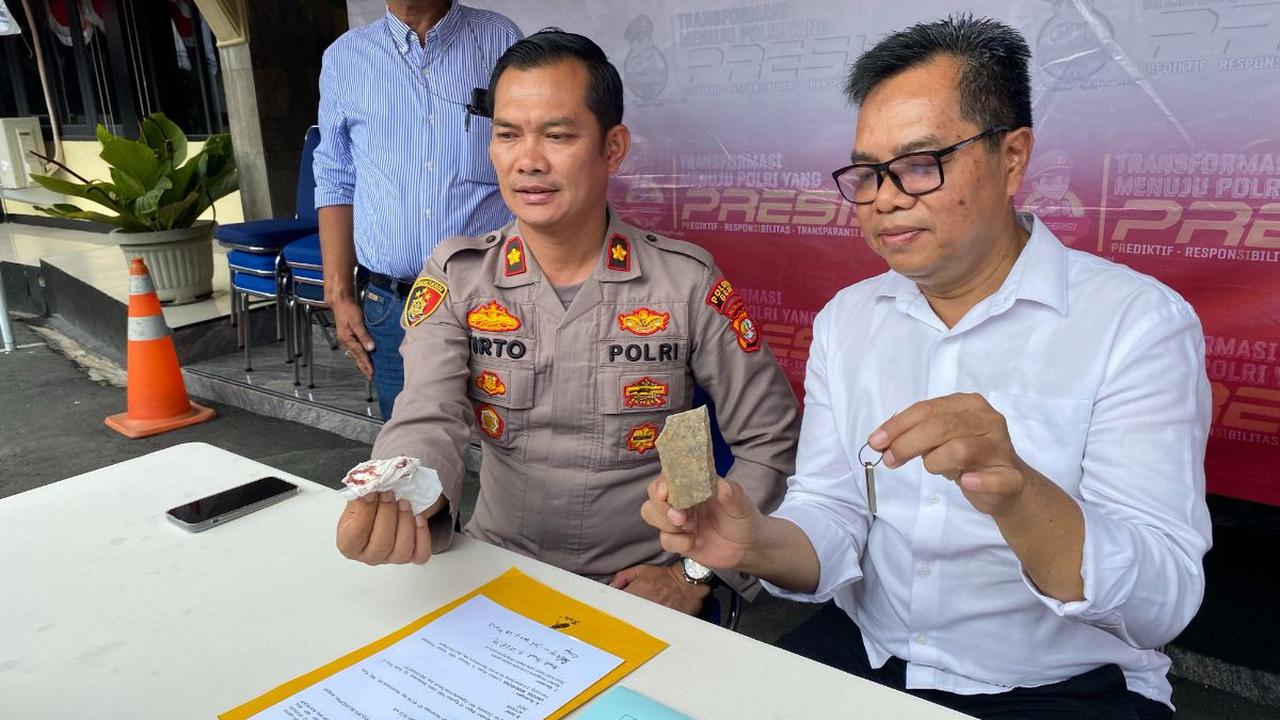 "Kami menerima adanya peristiwa pelemparan batu ke mobil di Jalan Margonda. Dus peristiwa itu terjadi di Jalan Margonda, semua mengarah ke Jakarta."