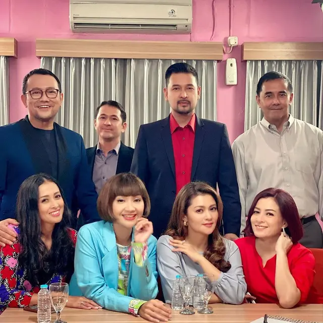 6 Potret Pemain Senior Dari Jendela SMP, Kompak Berperan Jadi Orang Tua