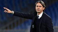 Musim 2022/2023 ini Serie B Liga Italia ditaburi para eks pesepak bola top Italia yang dipercaya membesut klub di kasta kedua sepak bola negeri mode tersebut. Para petinggi klub berharap klubnya akan segera promosi ke Seria A dengan sentuhan para eks pemain top tersebut. Siapa saja kelima pelatih tersebut? Berikut uraiannya. (AFP/Tiziana Fabi)