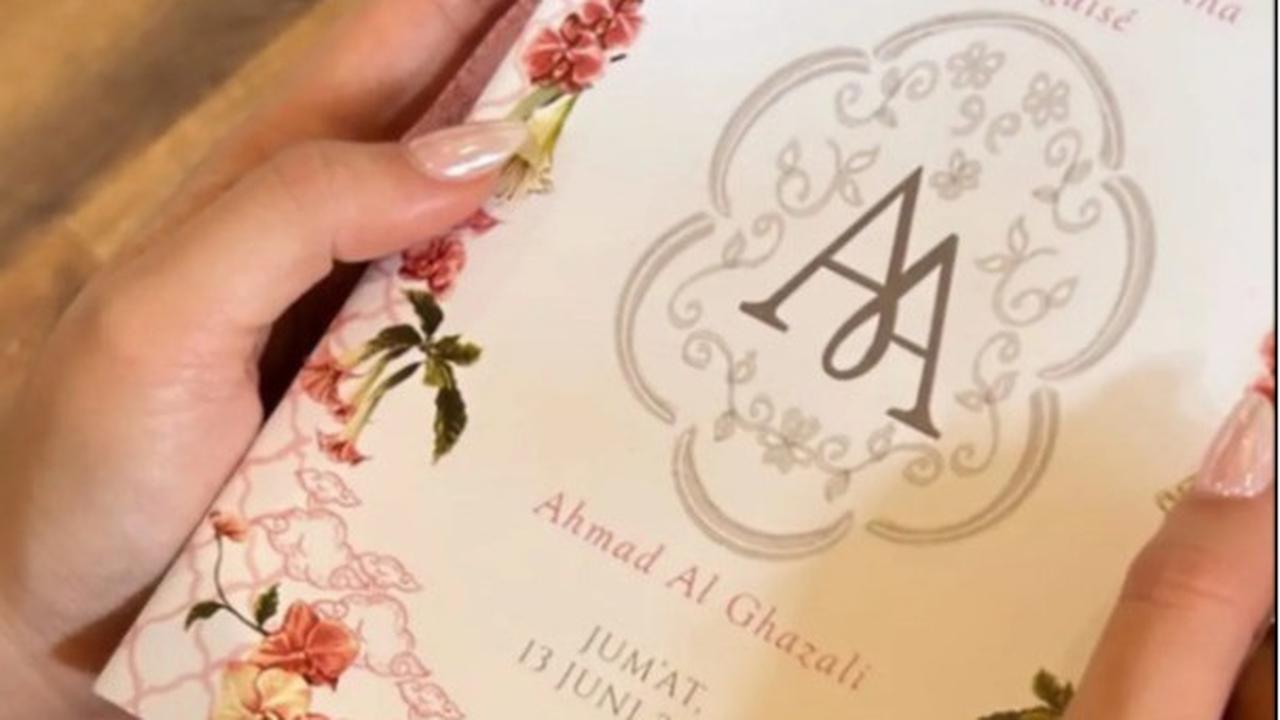 Potret Cantik Alyssa Daguise di Momen Pengajian Menjelang Pernikahan dengan Al Ghazali, Cantik Elegan dengan Busana Pastel Pancarkan Aura Pengantin