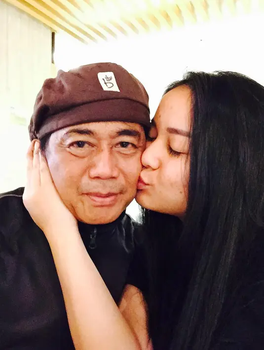 Tidak hanya sampai disitu, lantaran dianggap telah mempermalukan keluarga besar, telah tinggal bersama sang kekasih tanpa ikatan nikah, Anisa juga akan mengeluarkan dari kartu keluarga. (Instagram/juwitatofhany11)