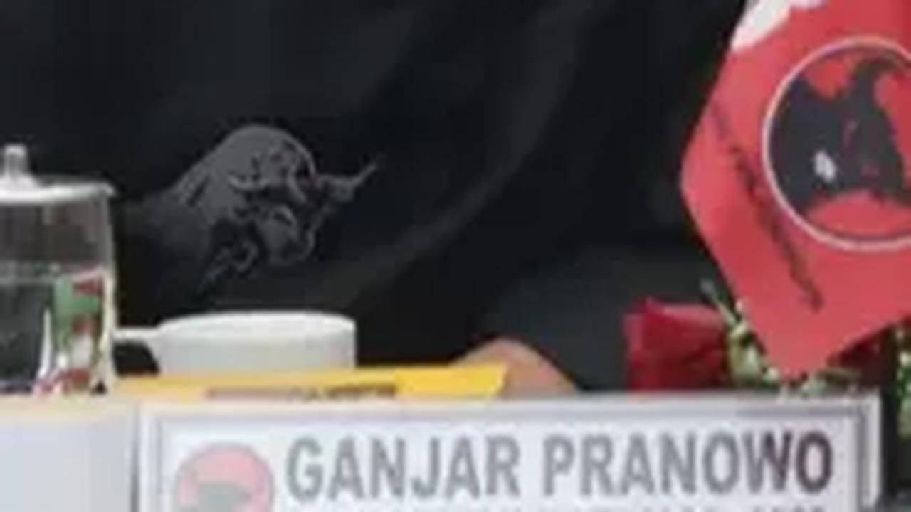VIDEO: Ramai-Ramai Ratusan Relawan Prabowo Cabut Dukungan Pindah ke Ganjar