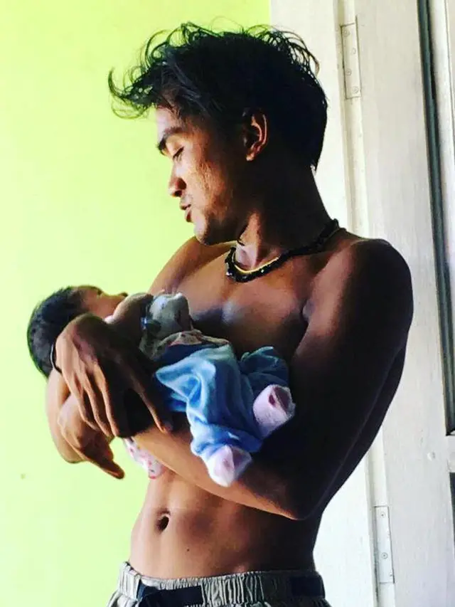 Sempat Viral Karena Menikah Dengan Bule, Ini Sosok Bayu Kumbara Bersama Istri