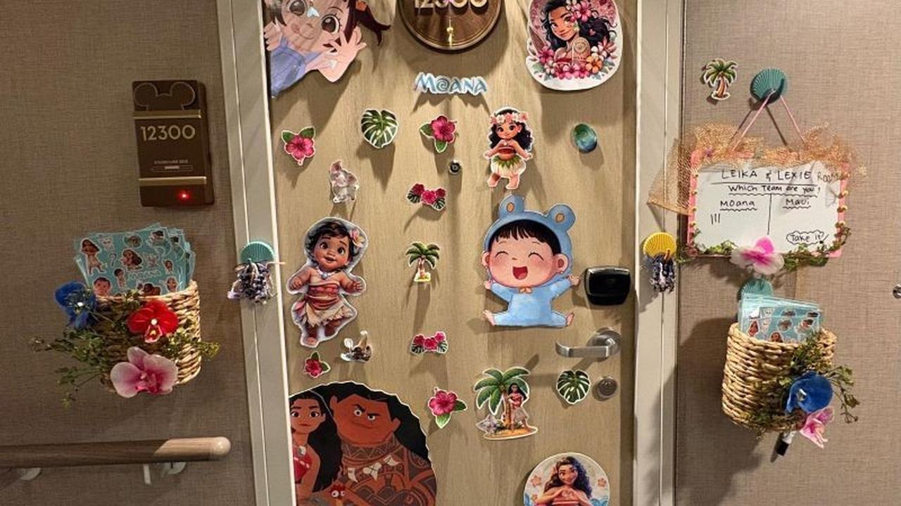 Antusiasme Penggemar Hiasi Kapal Pesiar Disney Adventure dengan Karakter Ikonik