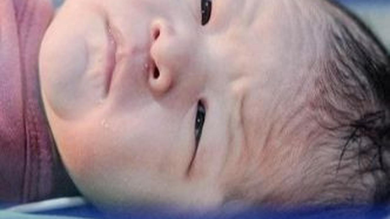 Momen Baby Julia Eden Saat Baru Lahir