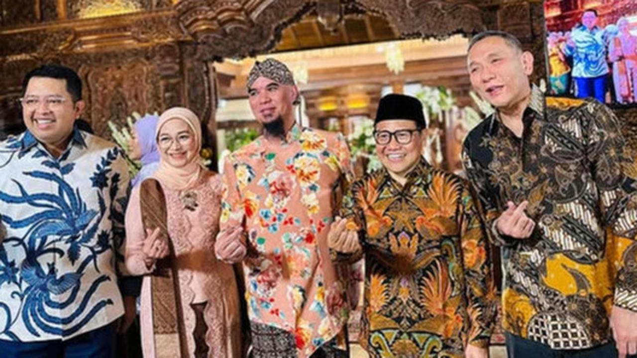 5 Potret Haru Siraman Al Ghazali, Ahmad Dhani, Mulan Jameela, Maia Estianty dan Irwan Mussry Hadir