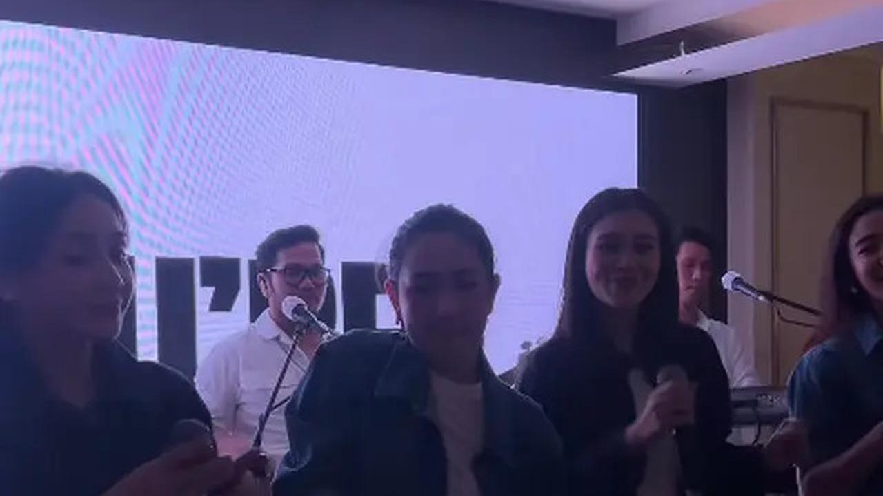 OOTD Denim on Denim Nagita Slavina, Agatha Pricilla, Aaliyah Massaid, dan Febby Rastanty Jadi Girl Band di Ulang Tahun Wanda Hara