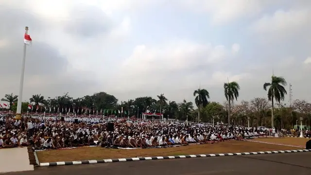 Warga Sumsel Salat Meminta Hujan di Tengah Ancaman Karhutla