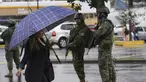 Tentara menjaga area dekat TV Ekuador, tempat debat presiden akan diadakan di Quito, Ekuador, Minggu, 13 Agustus 2023. (AP Photo/Dolores Ochoa