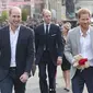 Pangeran Harry dan Pangeran William menyapa warga di sekitar Kastil Windsor (Instagram @kensingtonroyal)