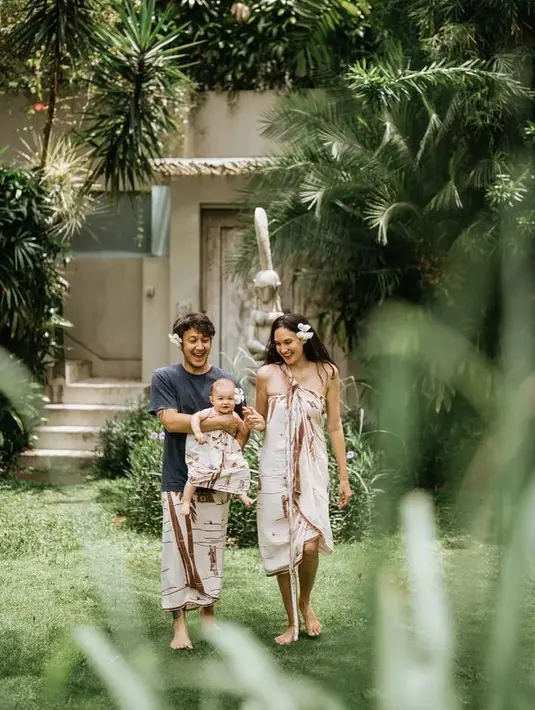 <p>Tak sedikit netizen yang gemas dengan ekspresi baby Djiwa. Beberapa dari mereka juga mendoakan supaya keluarga Dimas dan Nadine selalu harmonis. [Foto: Instagram/dimsanggara]</p>