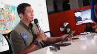Kepala BNPB Letjen TNI Suharyanto memberikan keterangan resmi terkait gempa bumi Magnitudo 6,1 Garut dari Posko Darurat Gempabumi M 5,6 Cianjur, Pendopo Bupati Cianjur, Jawa Barat pada Sabtu, 3 Desember 2022. (Dok Badan Nasional Penanggulangan Bencana/BNPB)