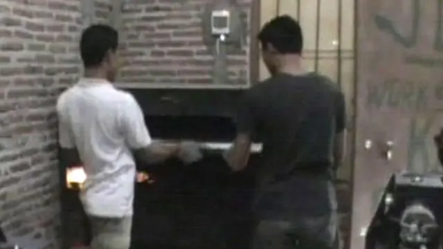 [VIDEO] Usaha Sambil Amal Buat Kaki Palsu, Ari Raup Puluhan Juta