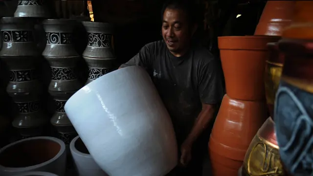 Pembuatan Pot Keramik