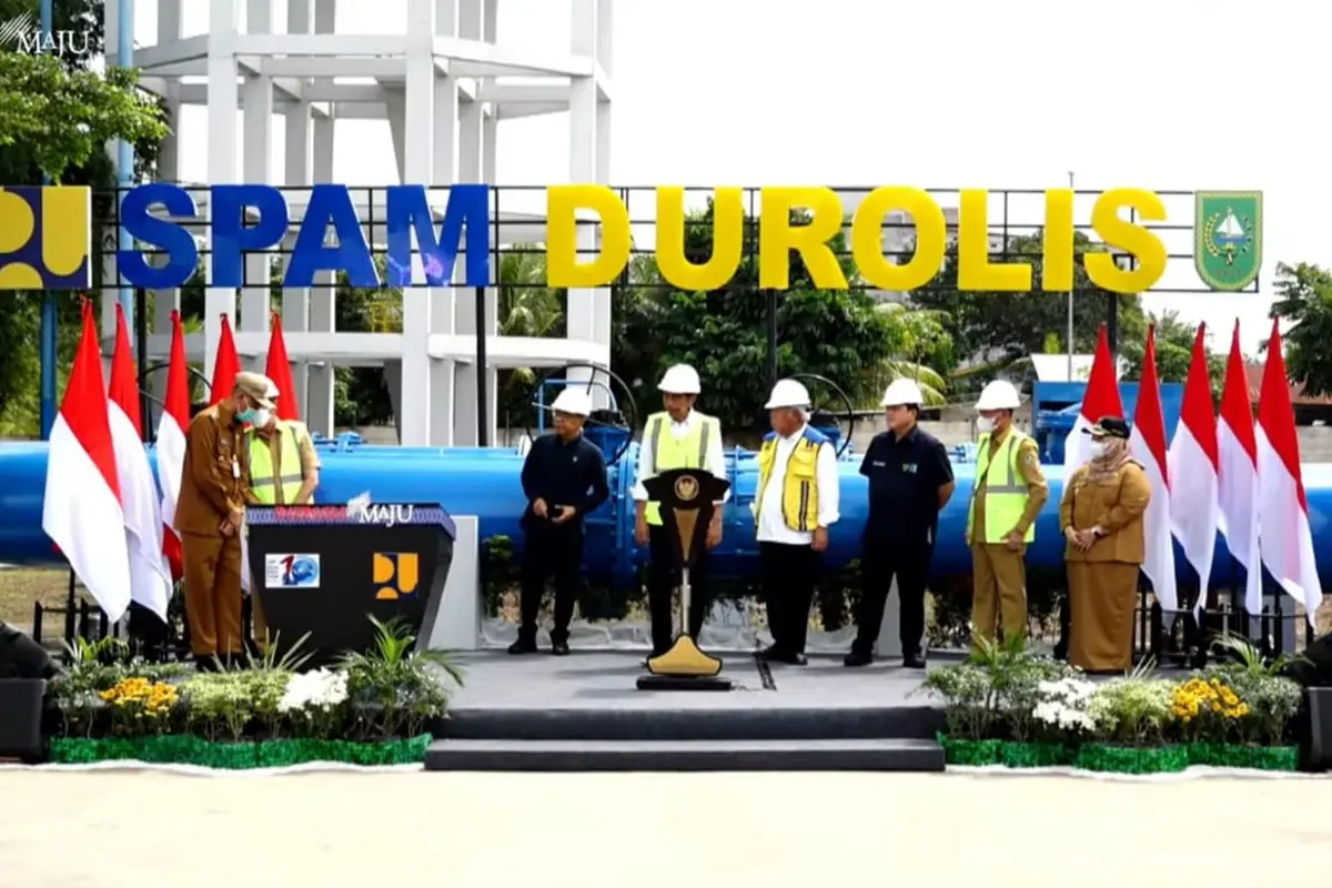 Presiden Jokowi meresmikan SPAM Regional Dumai-Rokan Hilir-Bengkalis atau SPAM Durolis di Kabupaten Rokan Hilir Provinsi Riau. (Foto: Youtube Sekretariat Presiden)