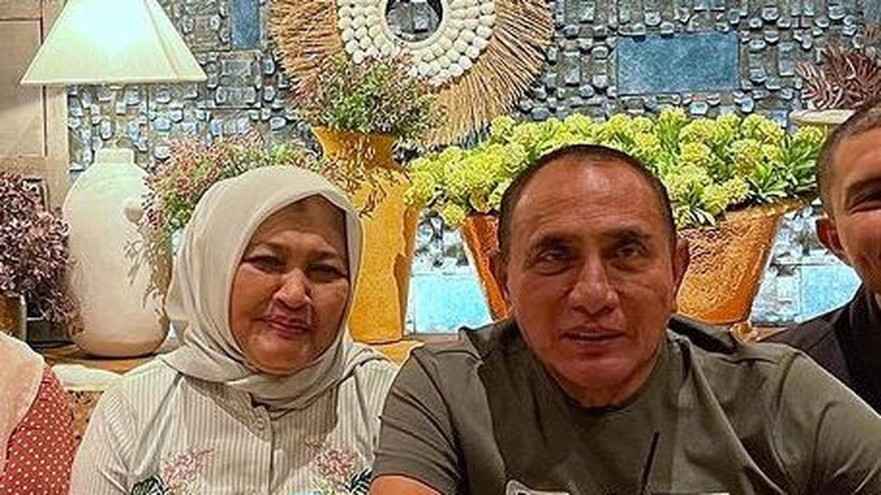 Momen kebersamaan mereka ketika berkumpul bersama anak-anaknya.