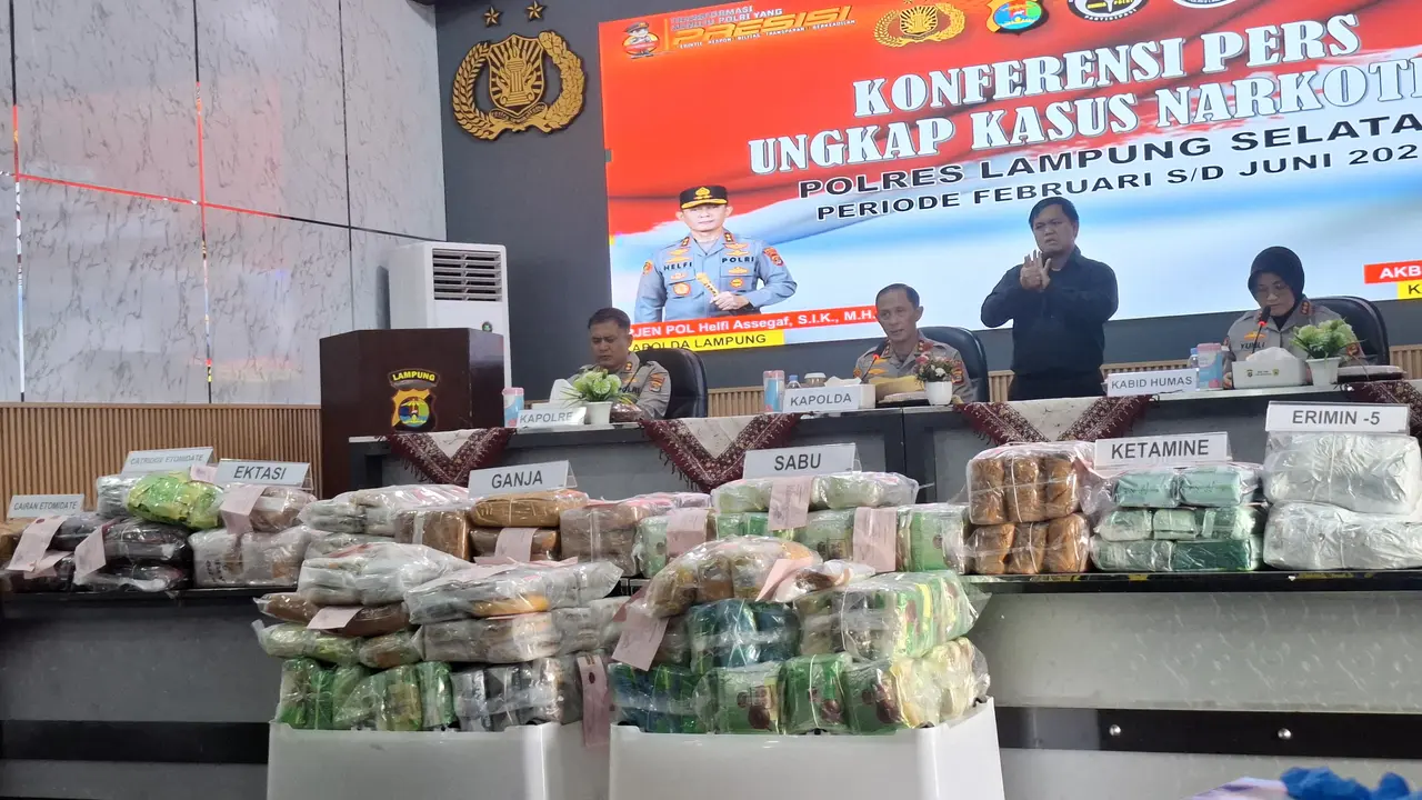 Penyelundupan Narkoba Rp235 Miliar ke Pulau Jawa Didgagalkan Polisi di Lampung, 24 Kurir Ditangkap
