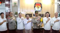 Kapolda Sulut Irjen Pol Yudhiawan bertemu dengan pihak KPU Sulut, Selasa (9/1/2024).