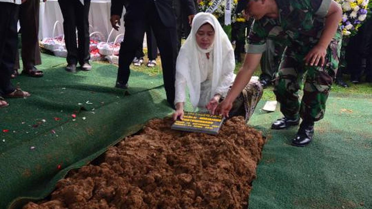 Jenazah Wamen ESDM Widjajono dikebumikan