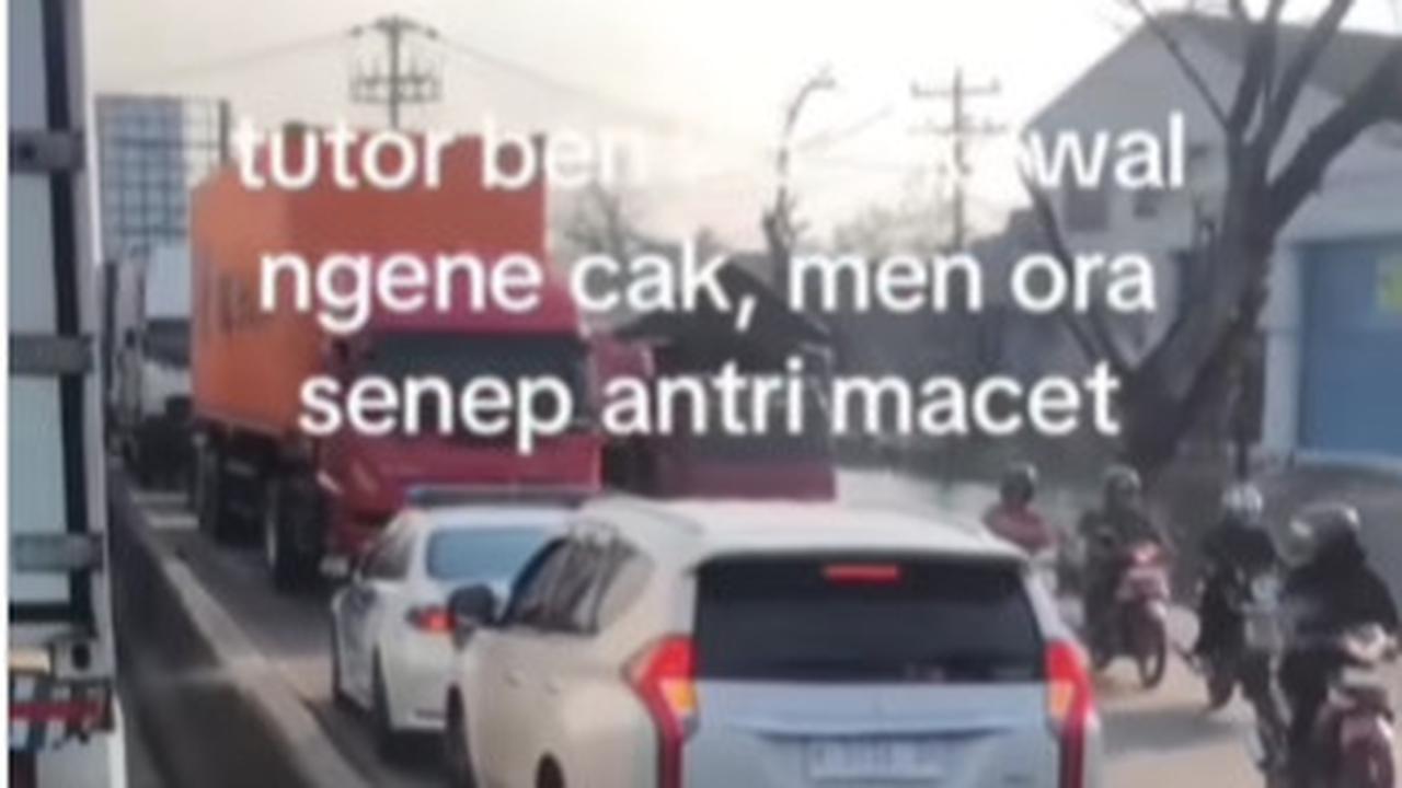 Viral Mobil Patwal Polisi Lawan Arus, Diadang Truk Sampai Tak Bisa Lewat Jadi Sorotan