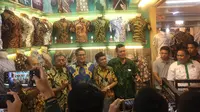 Sandiaga: Zaman Now, Milenial Harus Pakai Batik Kekinian