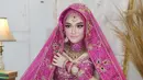 Selain menjadi penyanyi, Arlida Putri kerap jadi model. Baik model busana maupun fotografi. Beberapa kali ia pun menjadi model untuk busana pengantin. Penampilannya yang makin menawan tuai pujian dari para penggemarnya. (Liputan6/IG/@arlidaputrii)