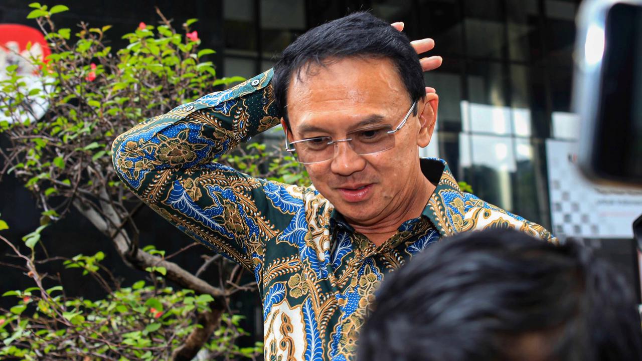 VIDEO: Ngeri Ahok Diperiksa Tersandung di KPK, Nyaris Jatuh