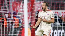 Pemain Bayern Munchen, Harry Kane melakukan selebrasi setelah mencetak gol ke gawang Dinamo Zagreb pada laga Liga Champions 2024/2025 di Allianz Arena, Munchen, Jerman, Rabu (18/09/2024). (AP Photo/dpa/Peter Kneffel)