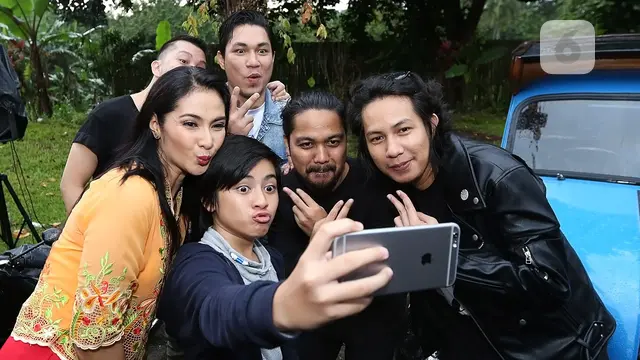 [Bintang} Armada Band OST Si Doel The Movie