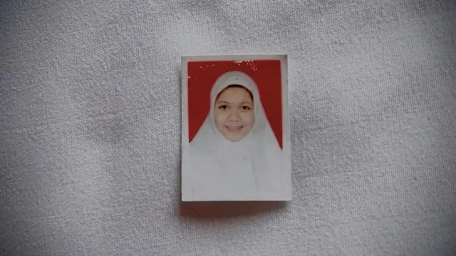 Ratu Rizky Nabila Berhijab dan Bercadar