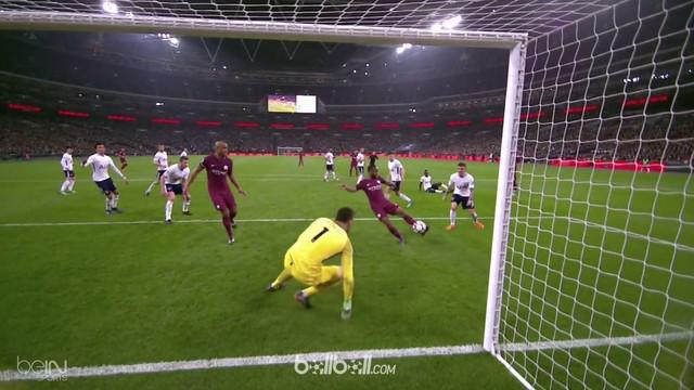 Manchester City diambang juara setelah berhasil bangkit dari tiga kekalahan beruntun di semua kompetisi dengan mengalahkan Tottenh...