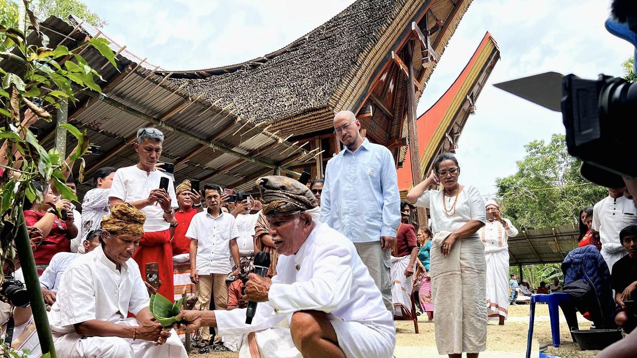 Pandji Pragiwaksono Jalani Peradilan Adat Toraja