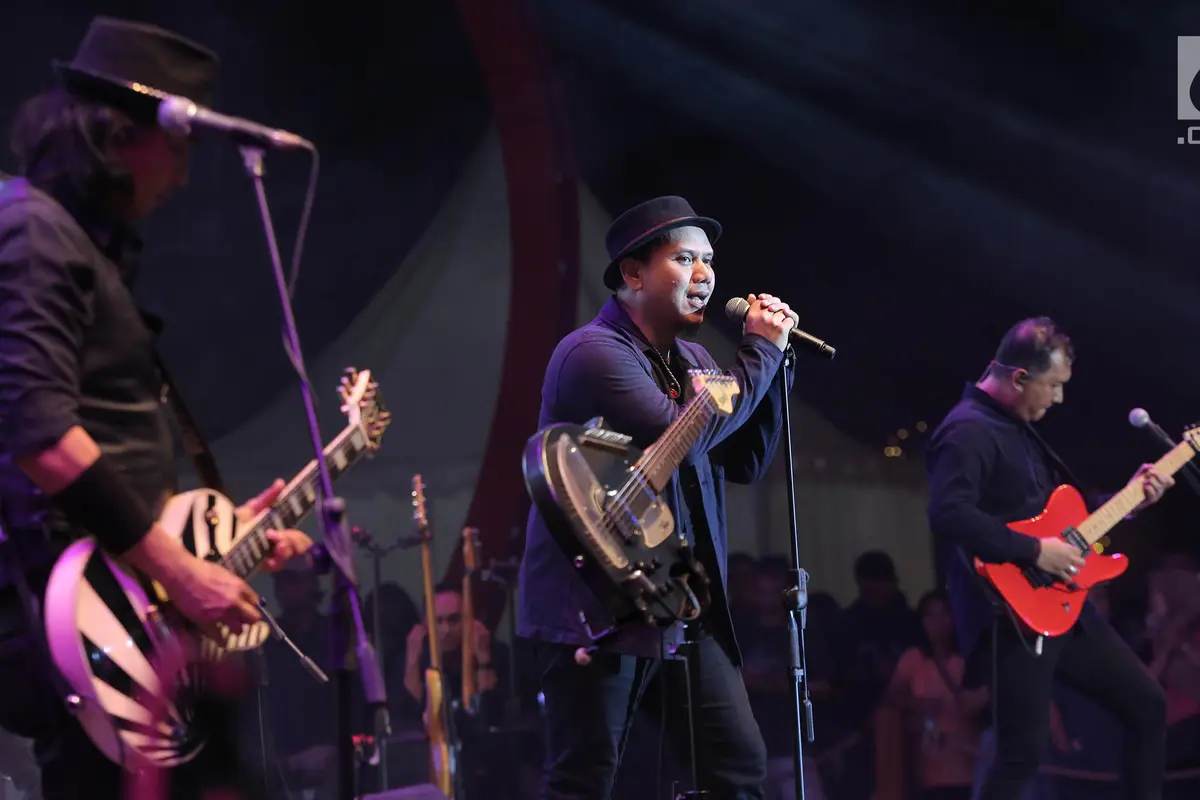 Bawakan Lagu-Lagu Hits, Padi Reborn Tampil Memukau di Kemang