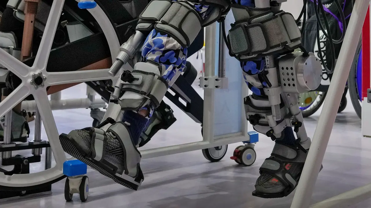 Robot-Robot Canggih Dipamerkan di China, Bisa Nyanyi hingga Bedah Jarak Jauh