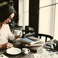 ilustrasi profesi sebagai penulis/copyright freepik.com/freepic.diller