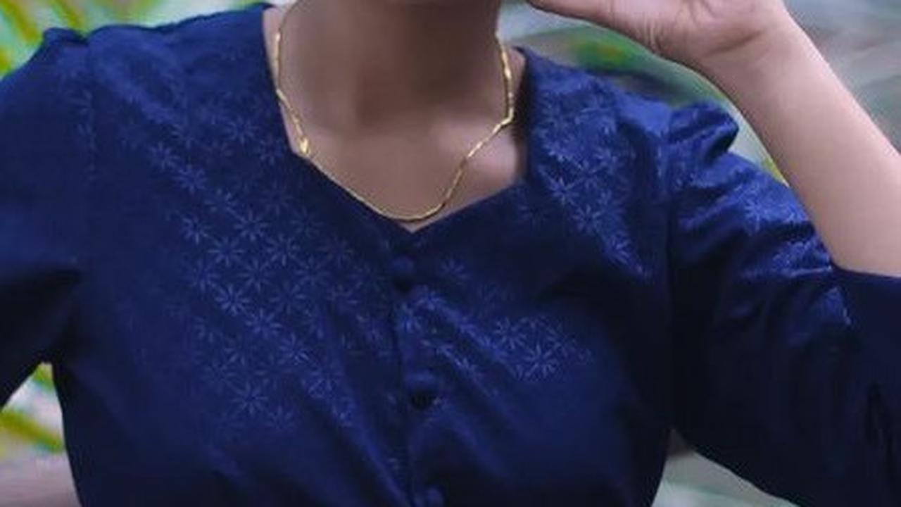 Di akun Instagram bernama Rumsyani, Rumsyah kerap membagikam potret dirinya dalam balutan busana adat Baduy. Ia juga membagikan kondisi desanya yang asri dan sejuk.